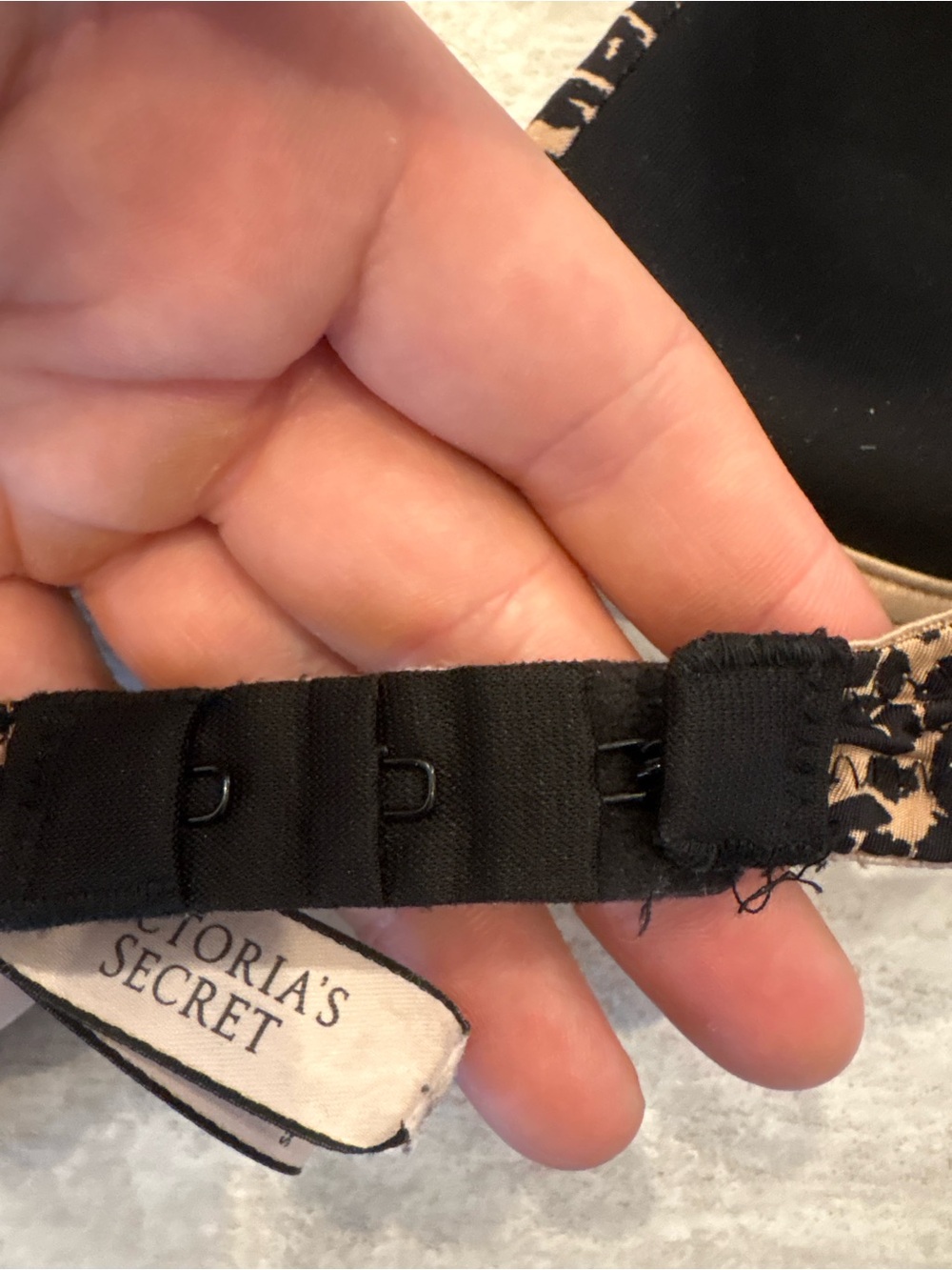 Victoria's Secret Leopard  Bra in Black and Tan - Picture 4 of 6